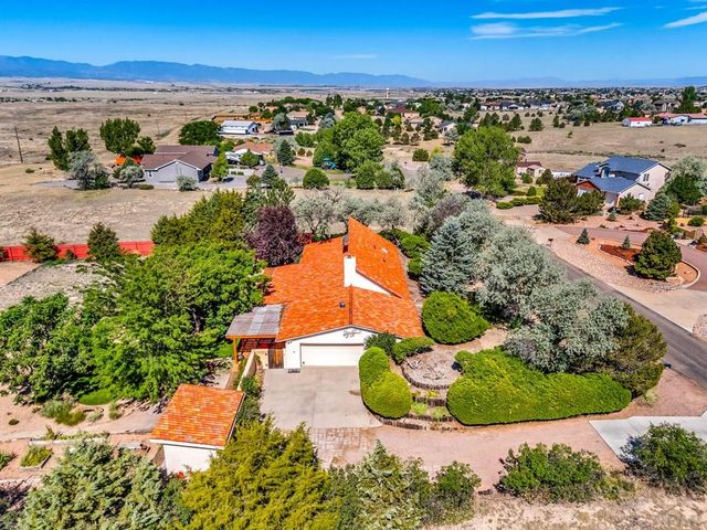 262 W Winterhaven Dr, Pueblo West, CO 81007