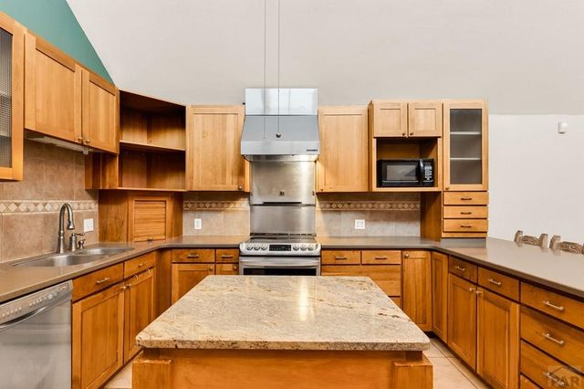 262 W Winterhaven Dr, Pueblo West, CO 81007