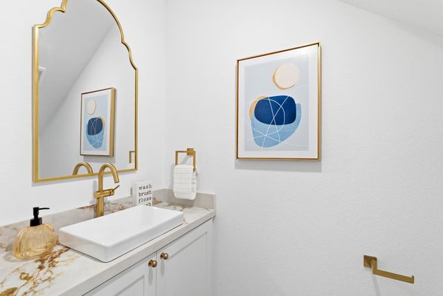 11625 N D Street, La Porte, TX 77571