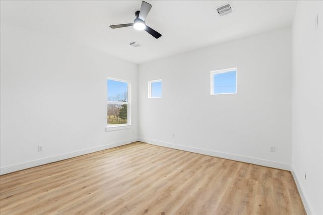 11625 N D Street, La Porte, TX 77571