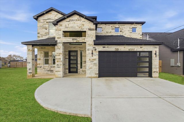 11625 N D Street, La Porte, TX 77571