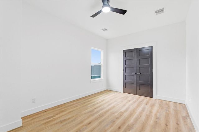 11625 N D Street, La Porte, TX 77571