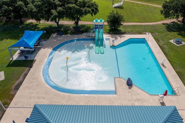 11625 N D Street, La Porte, TX 77571