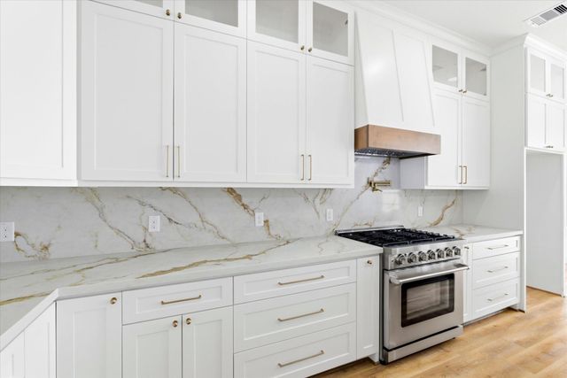 11625 N D Street, La Porte, TX 77571