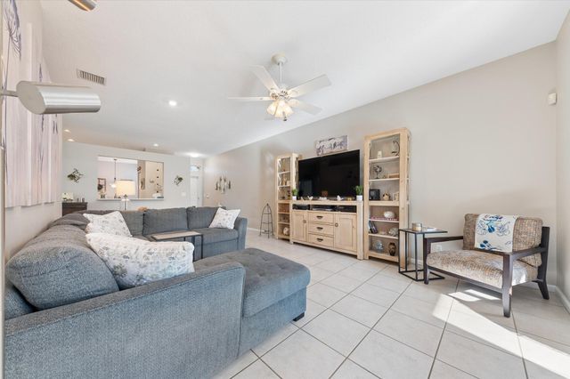 10760 Royal Caribbean Circle, Boynton Beach, FL 33437