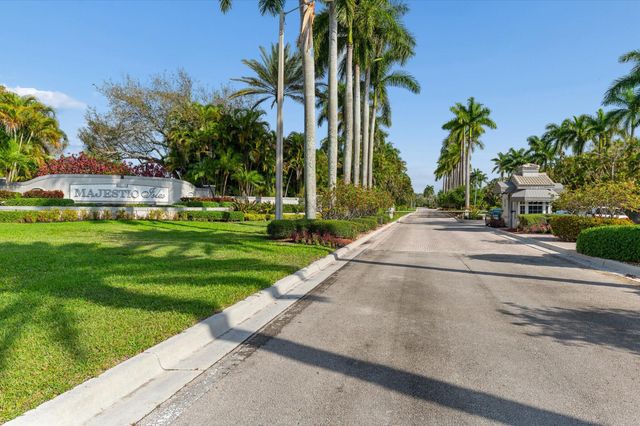 10760 Royal Caribbean Circle, Boynton Beach, FL 33437