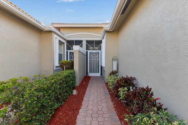10760 Royal Caribbean Circle, Boynton Beach, FL 33437