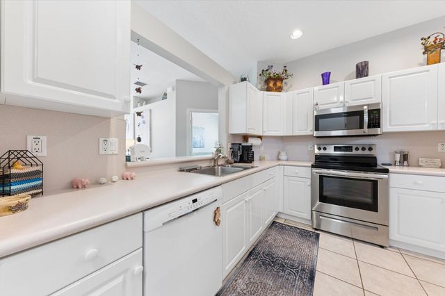 10760 Royal Caribbean Circle, Boynton Beach, FL 33437