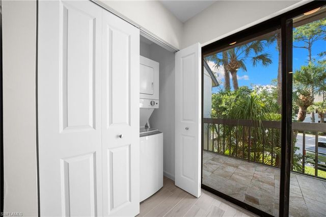 1808 Kings Lake BLVD 203, Naples, FL 34112