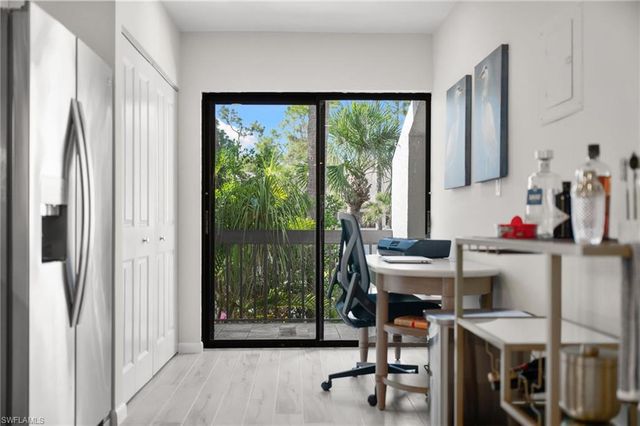 1808 Kings Lake BLVD 203, Naples, FL 34112