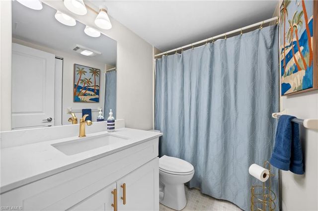 1808 Kings Lake BLVD 203, Naples, FL 34112