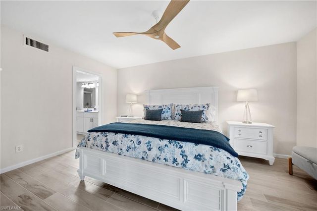 1808 Kings Lake BLVD 203, Naples, FL 34112