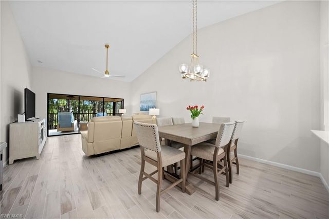 1808 Kings Lake BLVD 203, Naples, FL 34112
