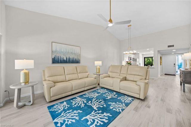 1808 Kings Lake BLVD 203, Naples, FL 34112
