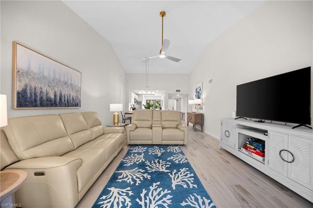 1808 Kings Lake BLVD 203, Naples, FL 34112