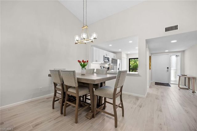 1808 Kings Lake BLVD 203, Naples, FL 34112