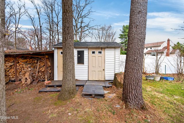 500 Acre Drive, Guilderland, NY 12303