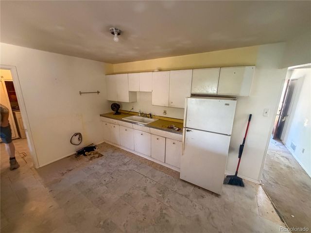 3323 S Grape Street, Denver, CO 80222