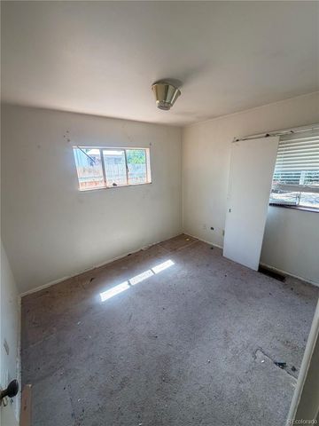 3323 S Grape Street, Denver, CO 80222