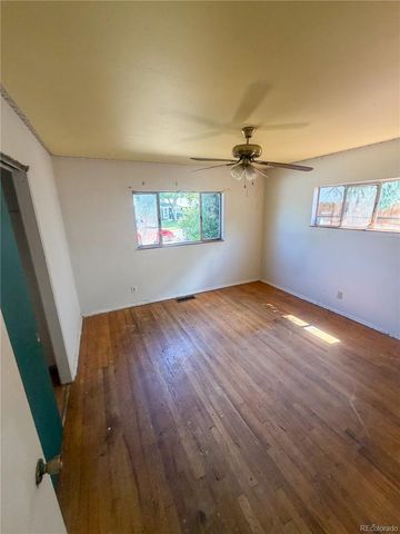 3323 S Grape Street, Denver, CO 80222