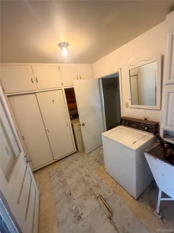 3323 S Grape Street, Denver, CO 80222