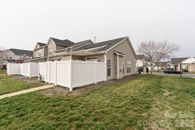 4063 Center Place Drive, Harrisburg, NC 28075