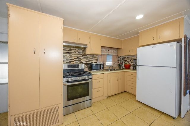 4400 W Florida Ave 271, Hemet, CA 92545