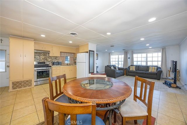4400 W Florida Ave 271, Hemet, CA 92545