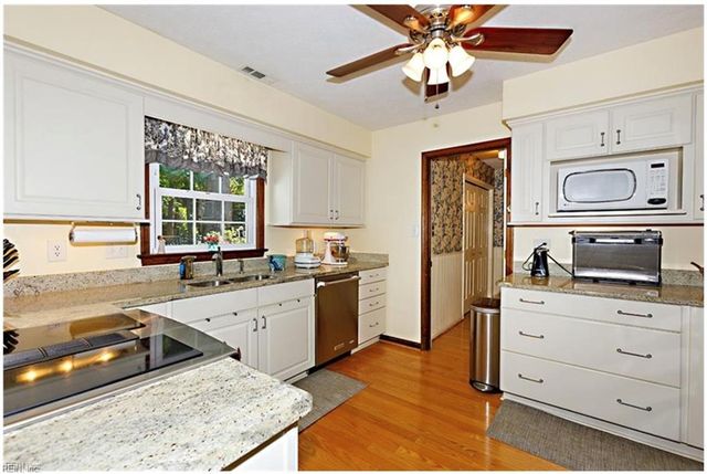 118 Elaine DR, Newport News, VA 23602