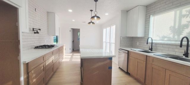 7619 Apache Plume Drive, Houston, TX 77071