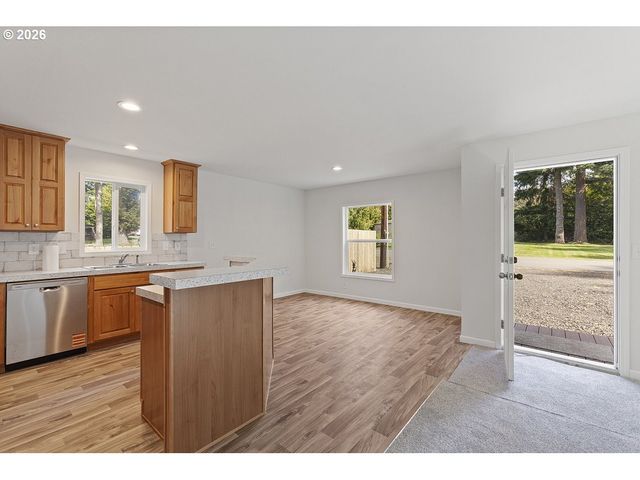 1680 Se JEFFERSON St, Waldport, OR 97394