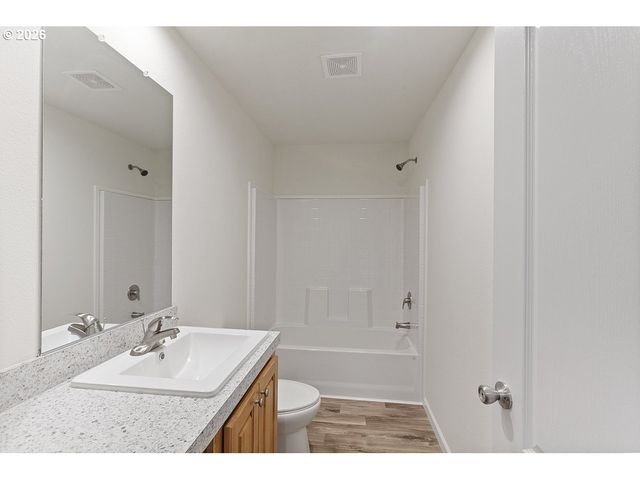 1680 Se JEFFERSON St, Waldport, OR 97394