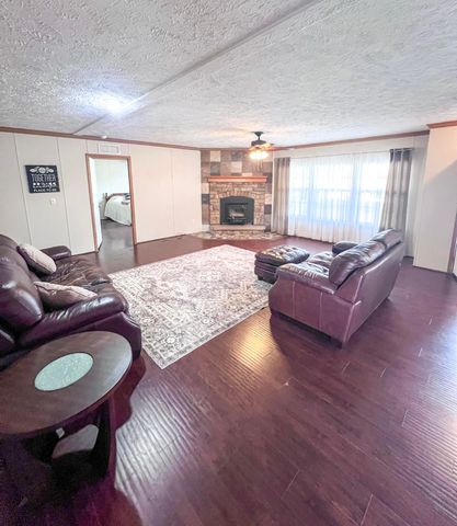 22054 County Road 244, Wheatland, MO 65779