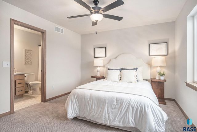 5714 E Avett Pl Place, Sioux Falls, SD 57108