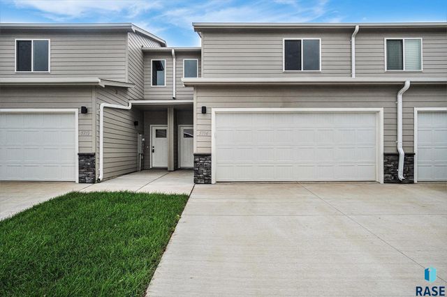 5714 E Avett Pl Place, Sioux Falls, SD 57108