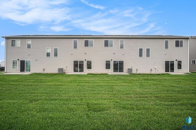 5714 E Avett Pl Place, Sioux Falls, SD 57108