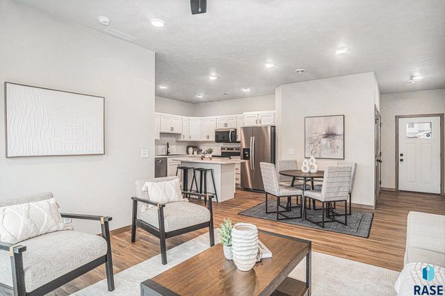 5714 E Avett Pl Place, Sioux Falls, SD 57108