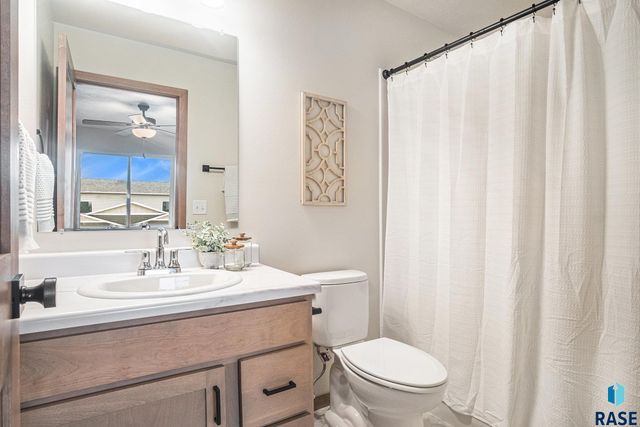 5714 E Avett Pl Place, Sioux Falls, SD 57108