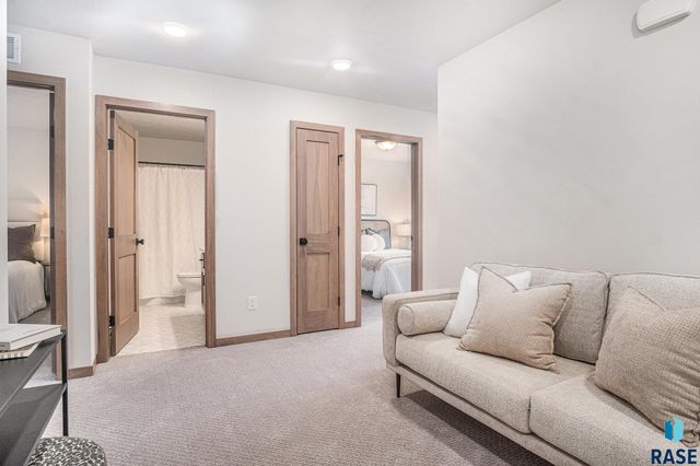 5714 E Avett Pl Place, Sioux Falls, SD 57108