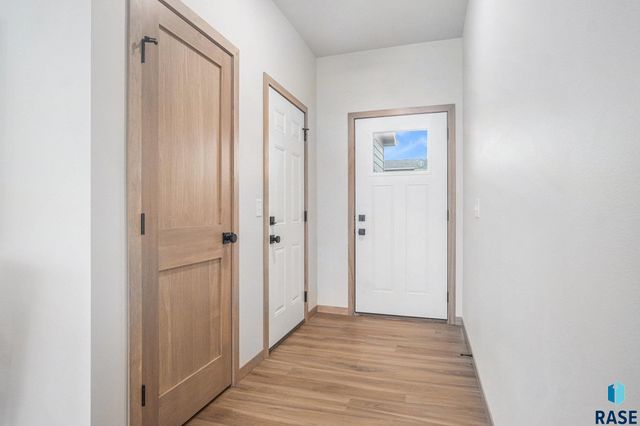 5714 E Avett Pl Place, Sioux Falls, SD 57108