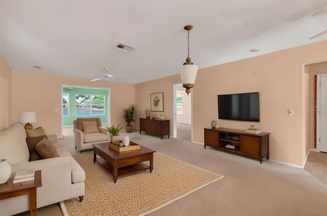 930 CAMINO DEL REY DRIVE, The Villages, FL 32159