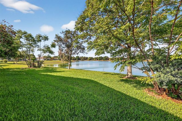 930 CAMINO DEL REY DRIVE, The Villages, FL 32159