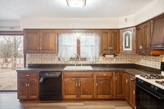 67 Crestview Drive, Geneseo, IL 61254