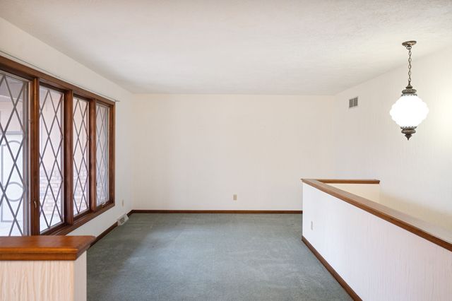 67 Crestview Drive, Geneseo, IL 61254