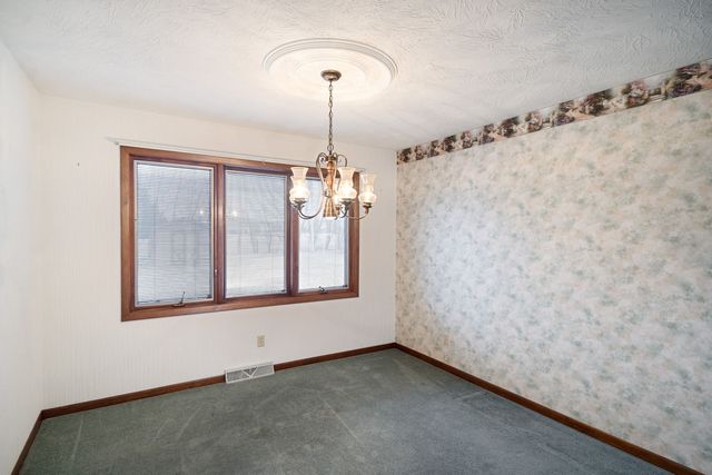 67 Crestview Drive, Geneseo, IL 61254