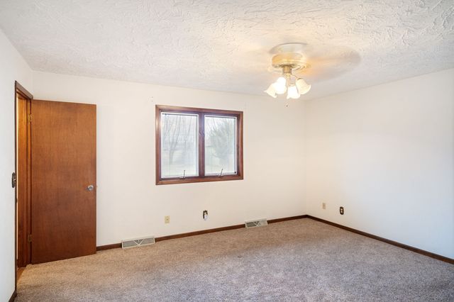 67 Crestview Drive, Geneseo, IL 61254