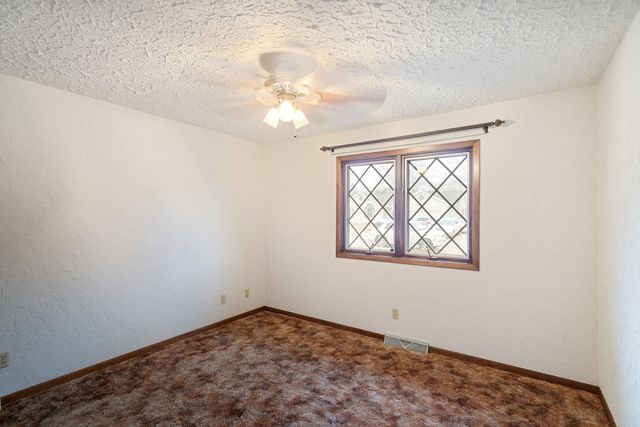 67 Crestview Drive, Geneseo, IL 61254