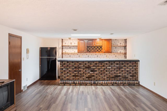 67 Crestview Drive, Geneseo, IL 61254