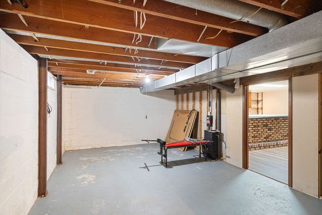 67 Crestview Drive, Geneseo, IL 61254