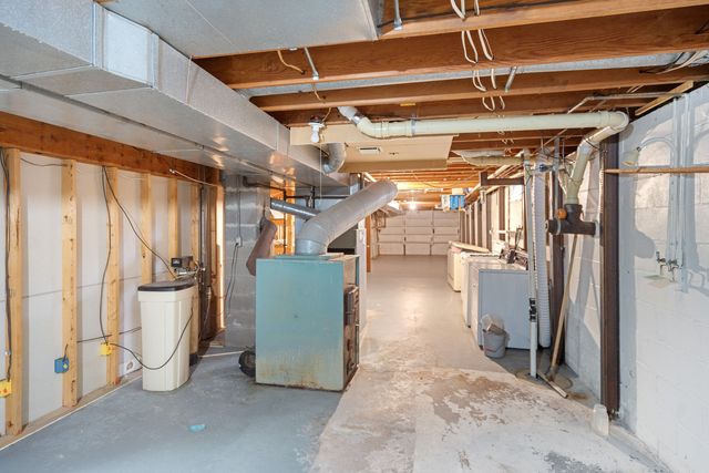 67 Crestview Drive, Geneseo, IL 61254